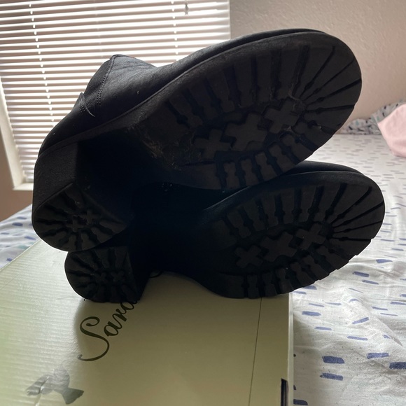 Heeled Chelsea boot - Picture 4 of 5